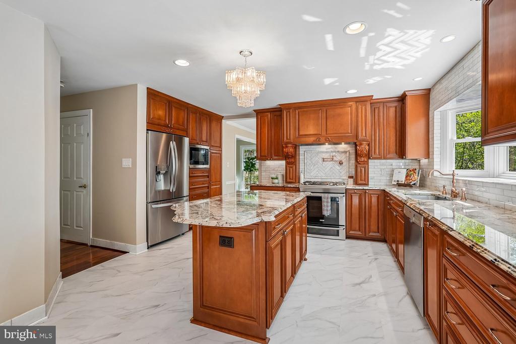 13113 WILLOW EDGE COURT