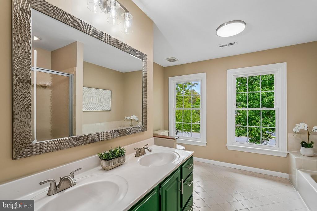 13113 WILLOW EDGE COURT