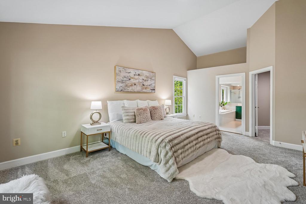 13113 WILLOW EDGE COURT