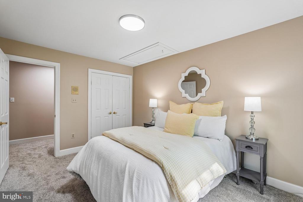 13113 WILLOW EDGE COURT