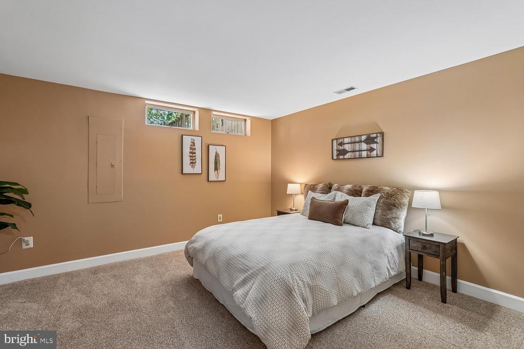 13113 WILLOW EDGE COURT