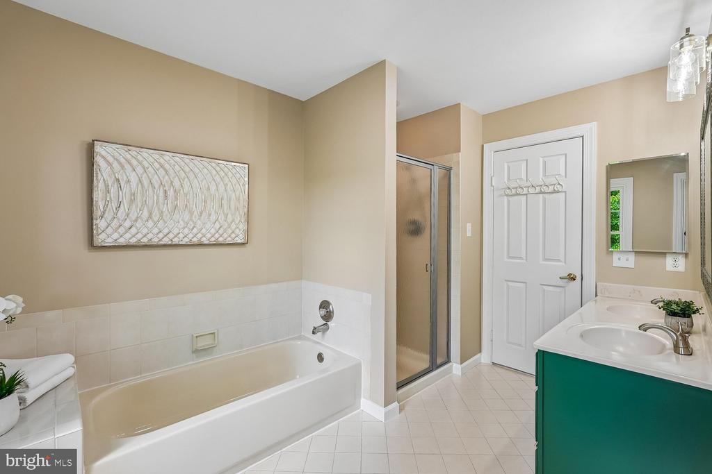 13113 WILLOW EDGE COURT