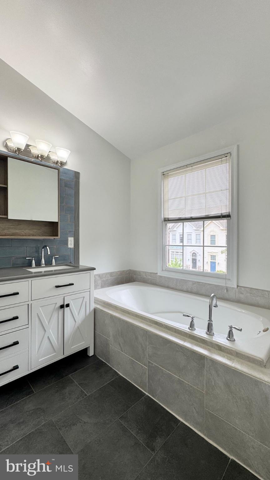 6622 FROST LAKE LANE