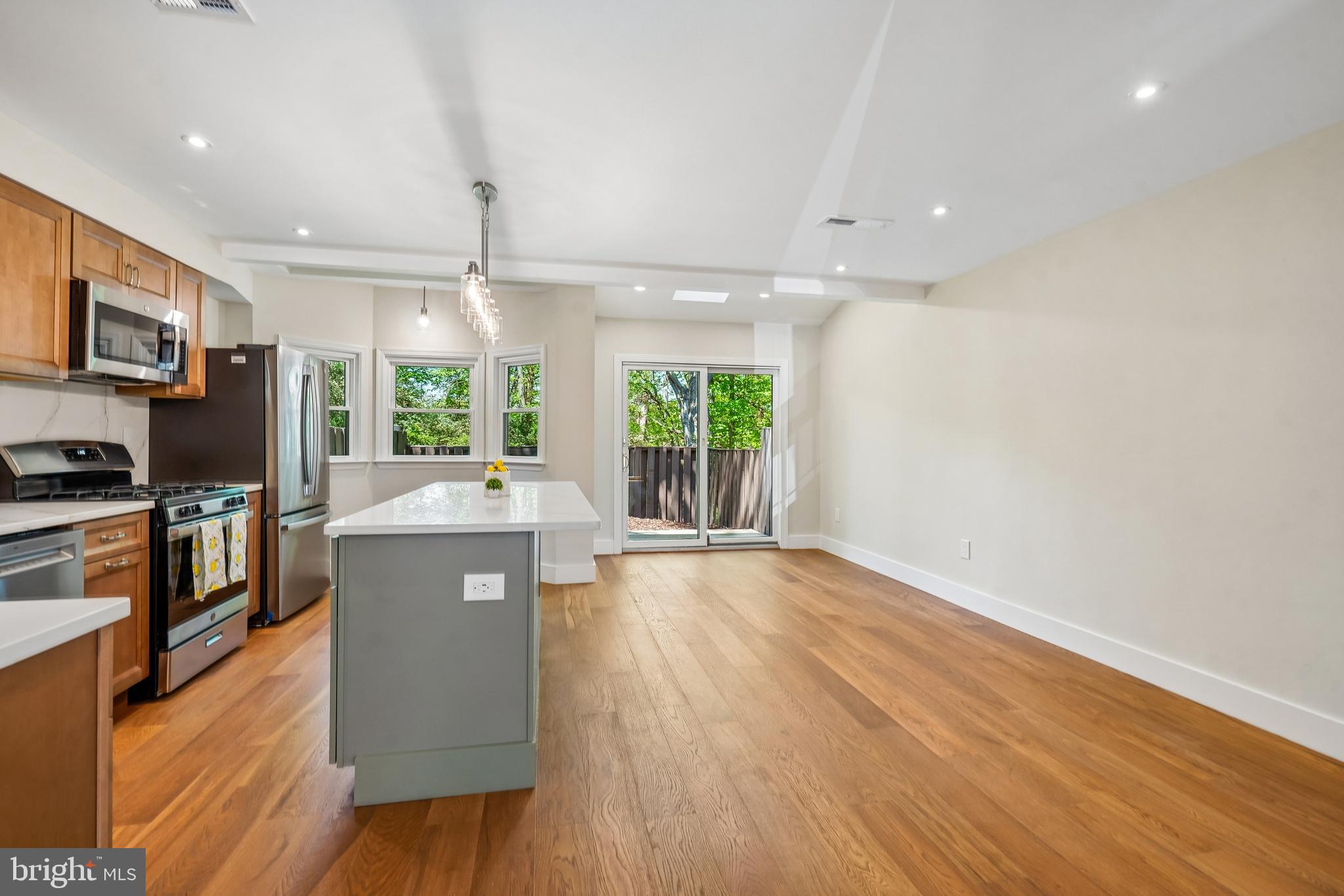 1309 NORTHGATE SQUARE