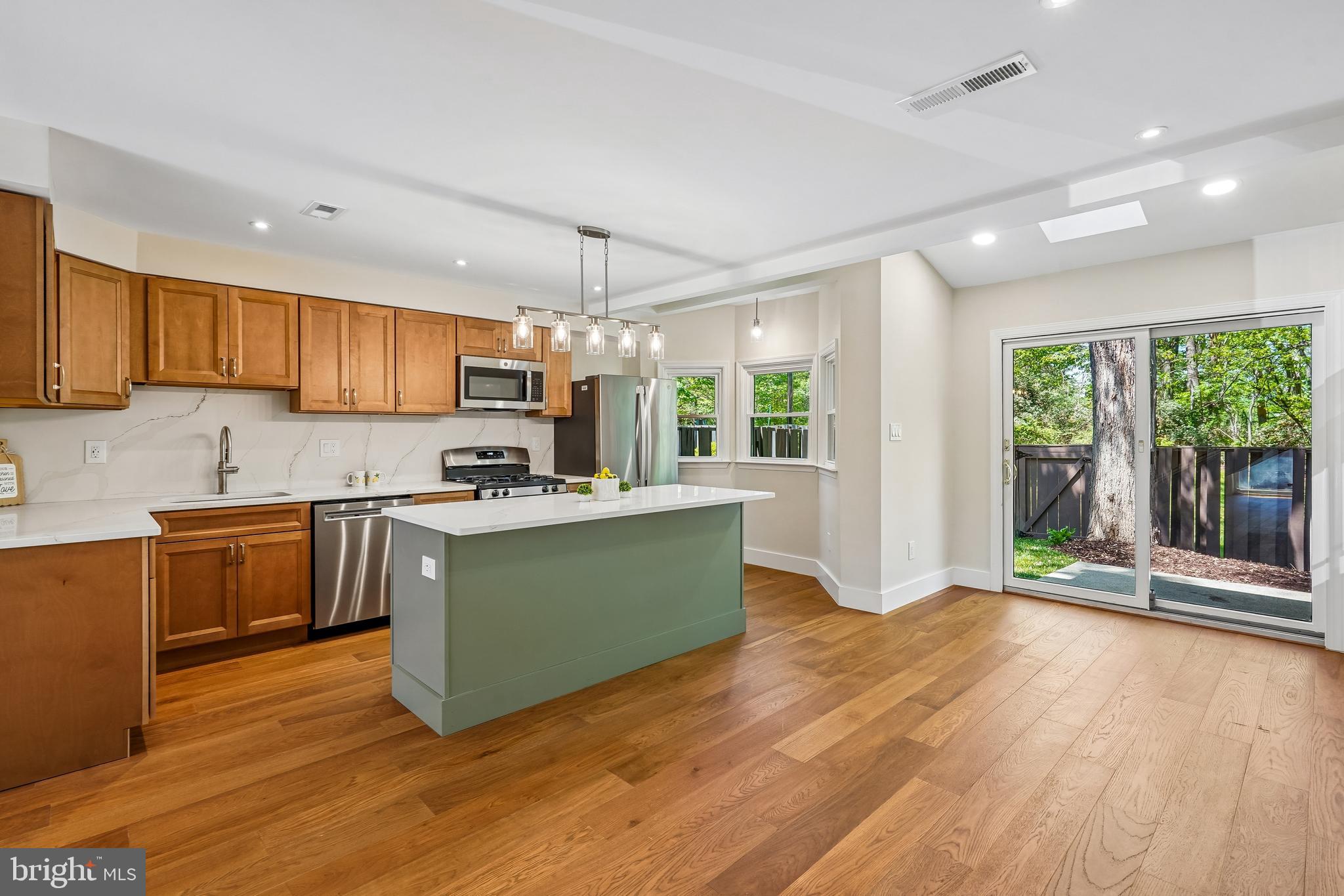 1309 NORTHGATE SQUARE