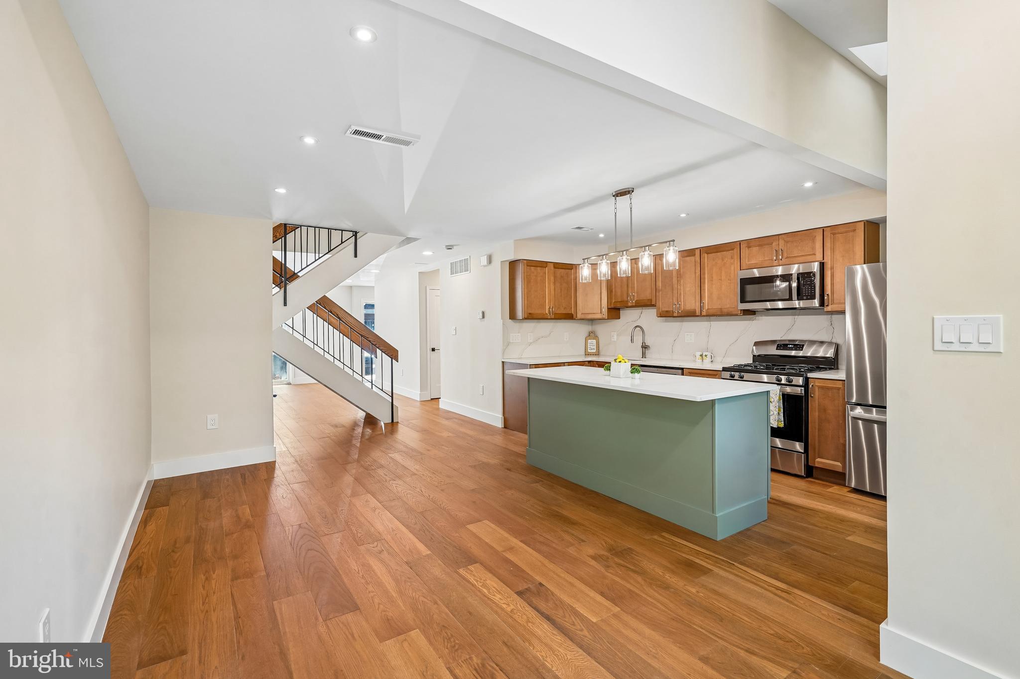 1309 NORTHGATE SQUARE