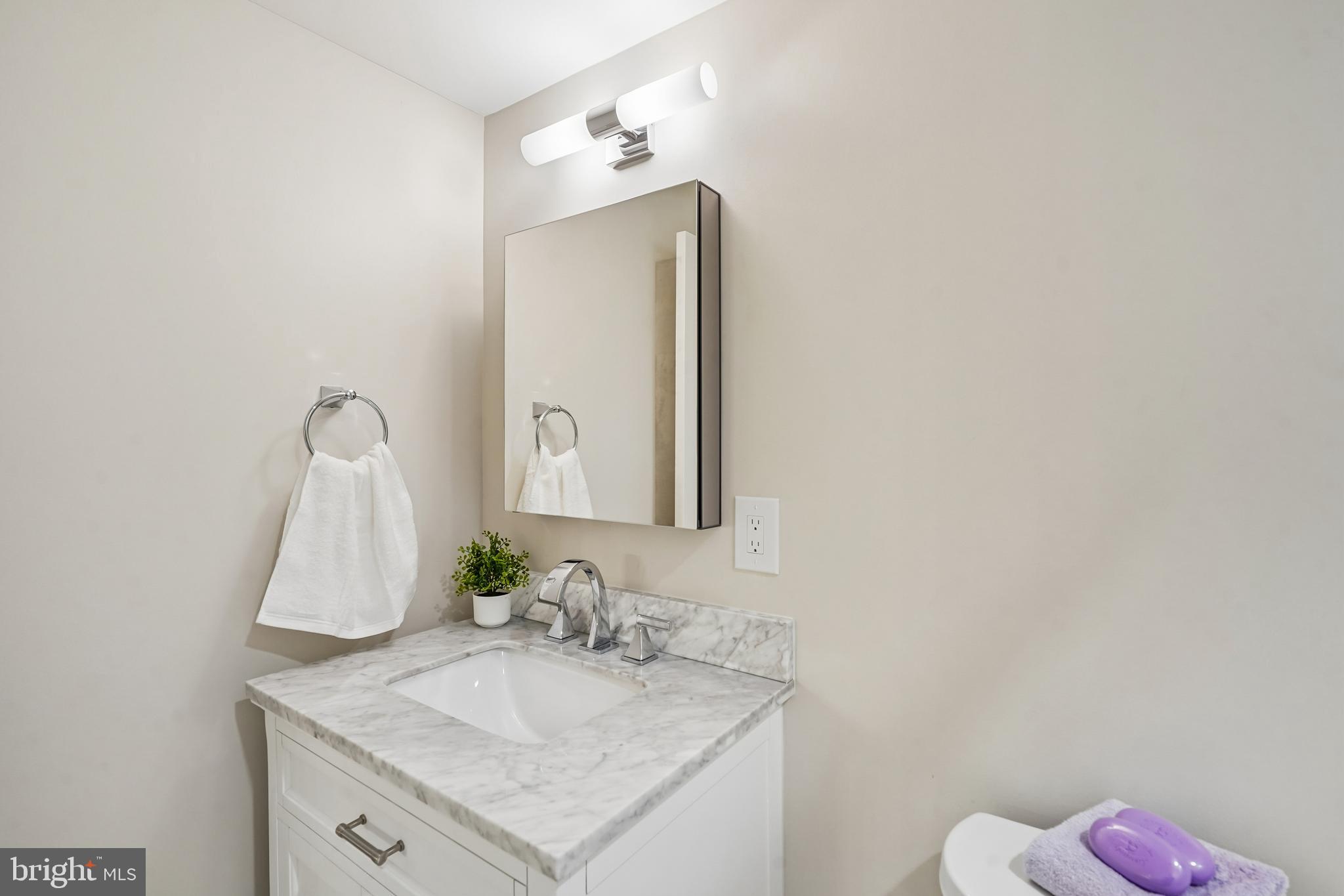 1309 NORTHGATE SQUARE