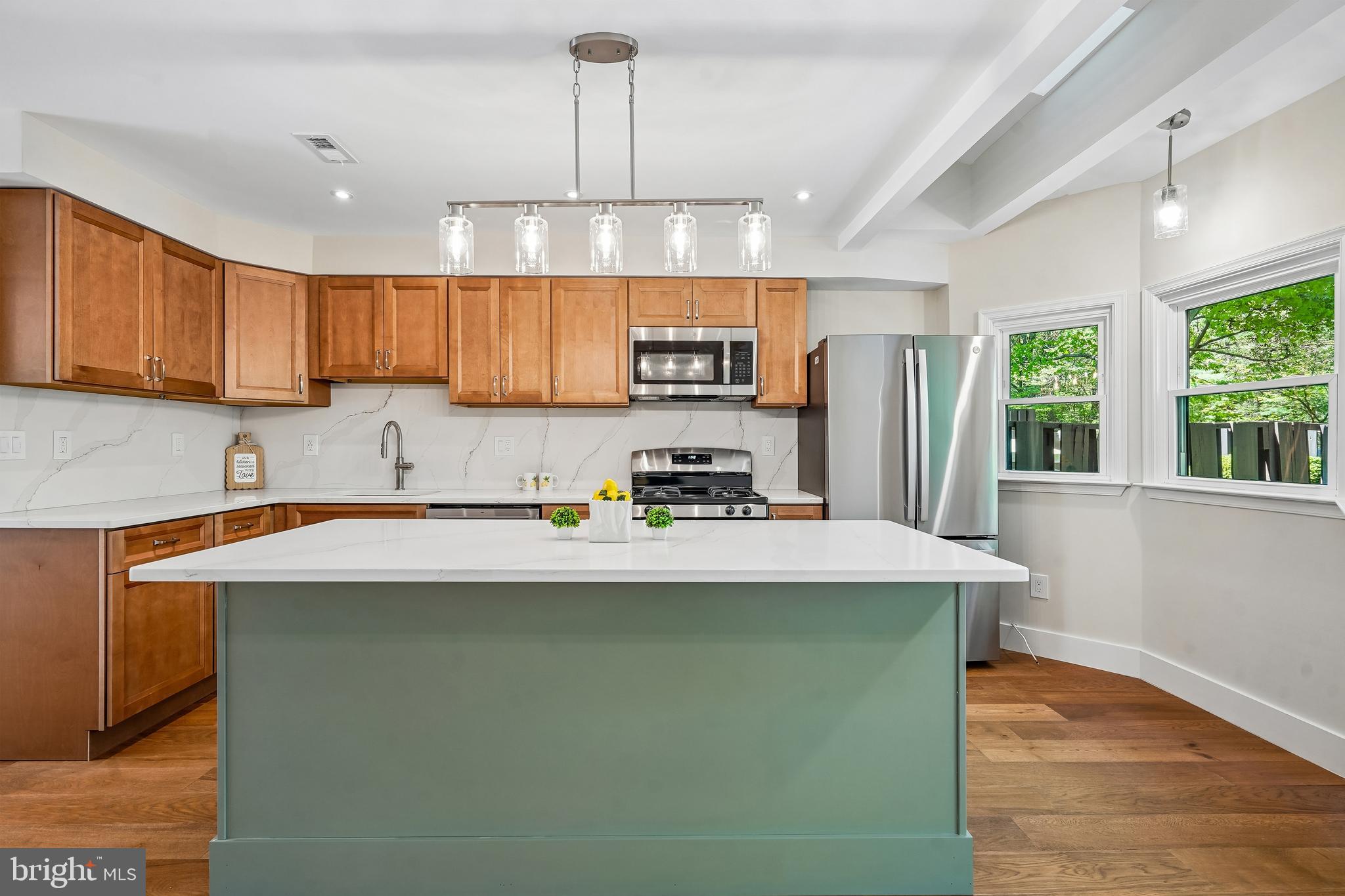 1309 NORTHGATE SQUARE