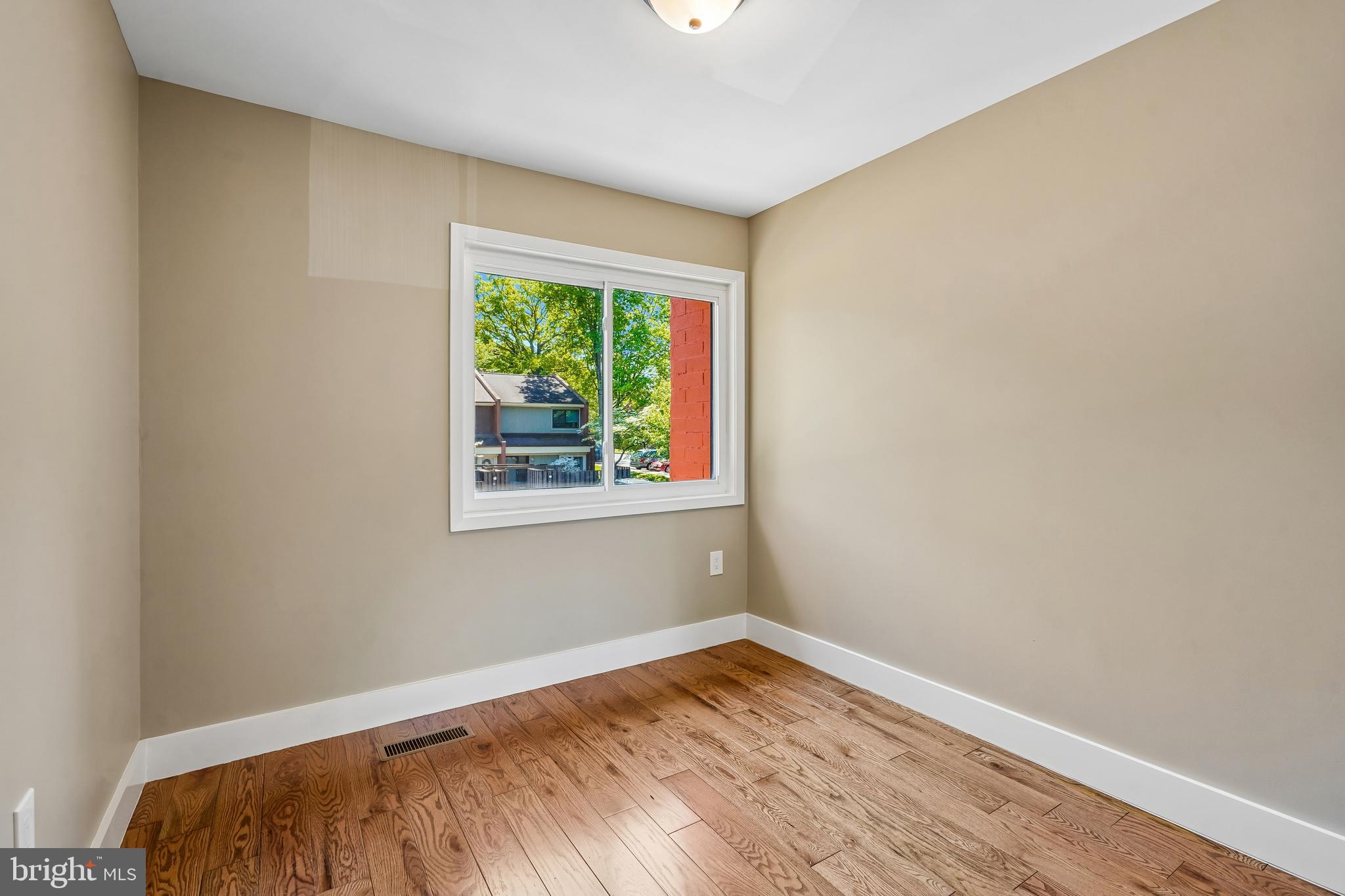 1309 NORTHGATE SQUARE