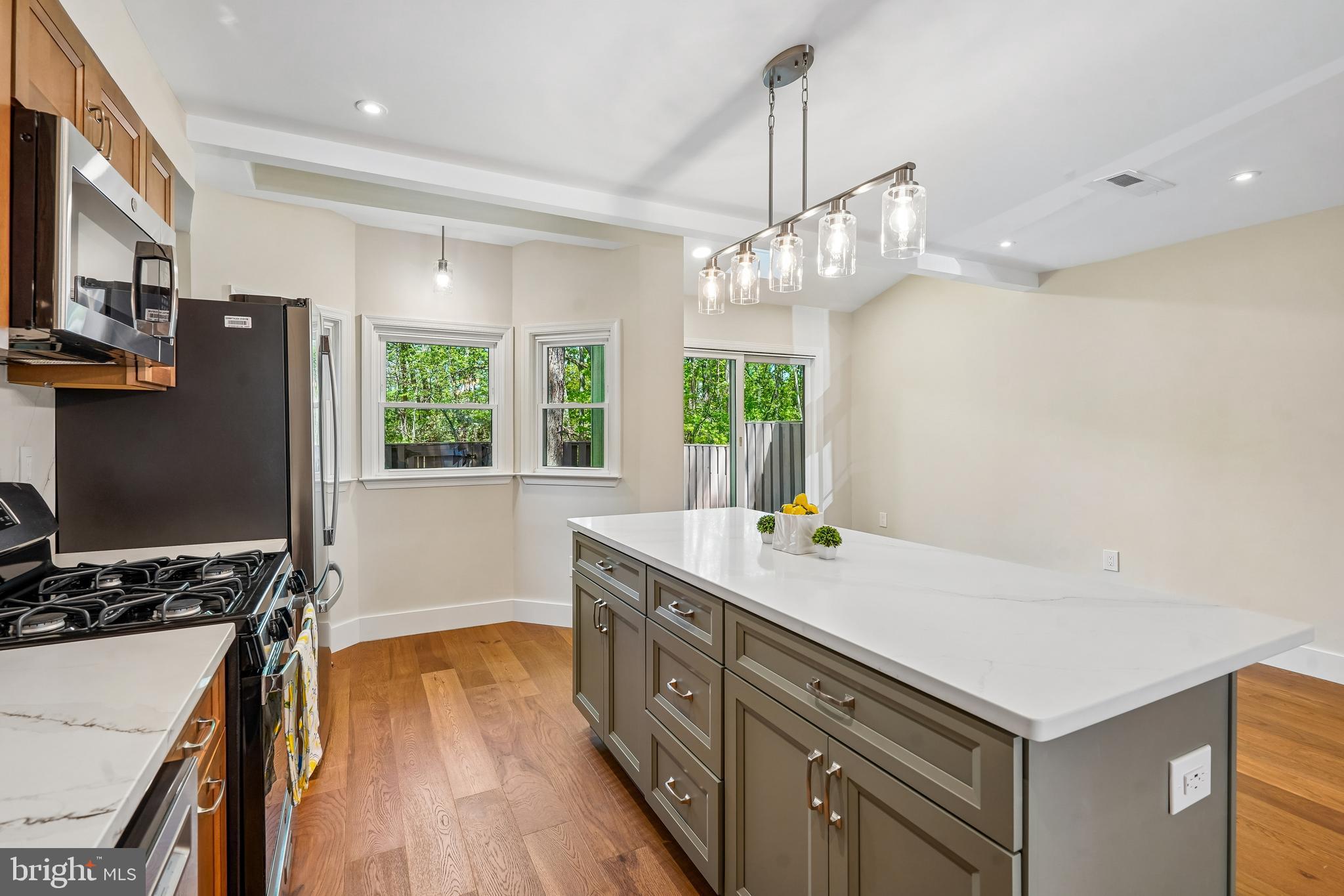 1309 NORTHGATE SQUARE