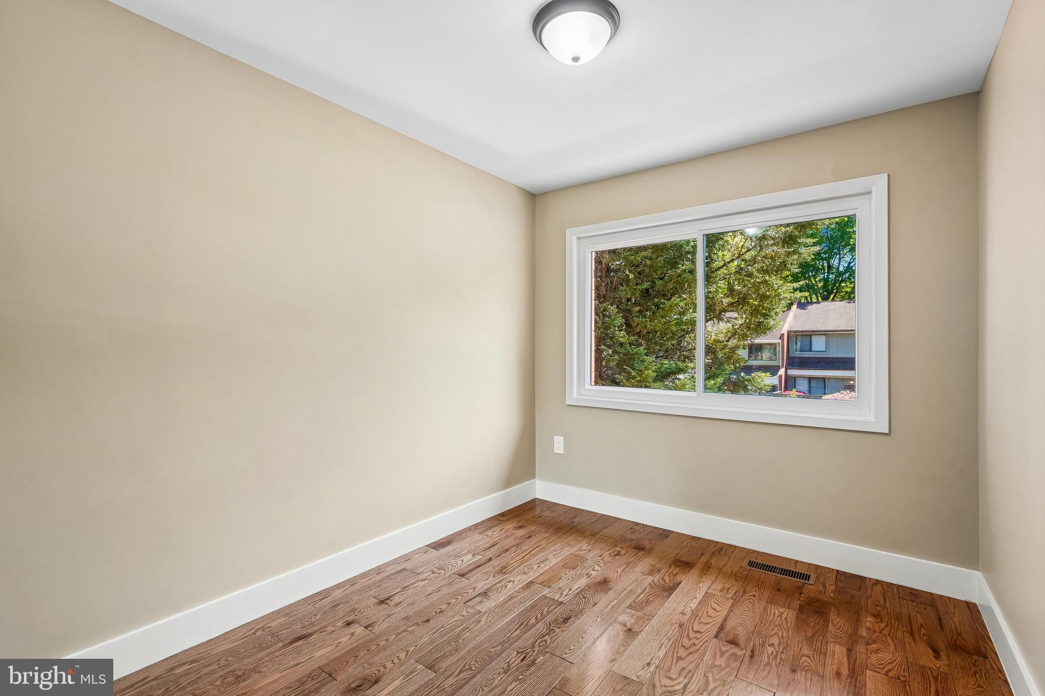 1309 NORTHGATE SQUARE