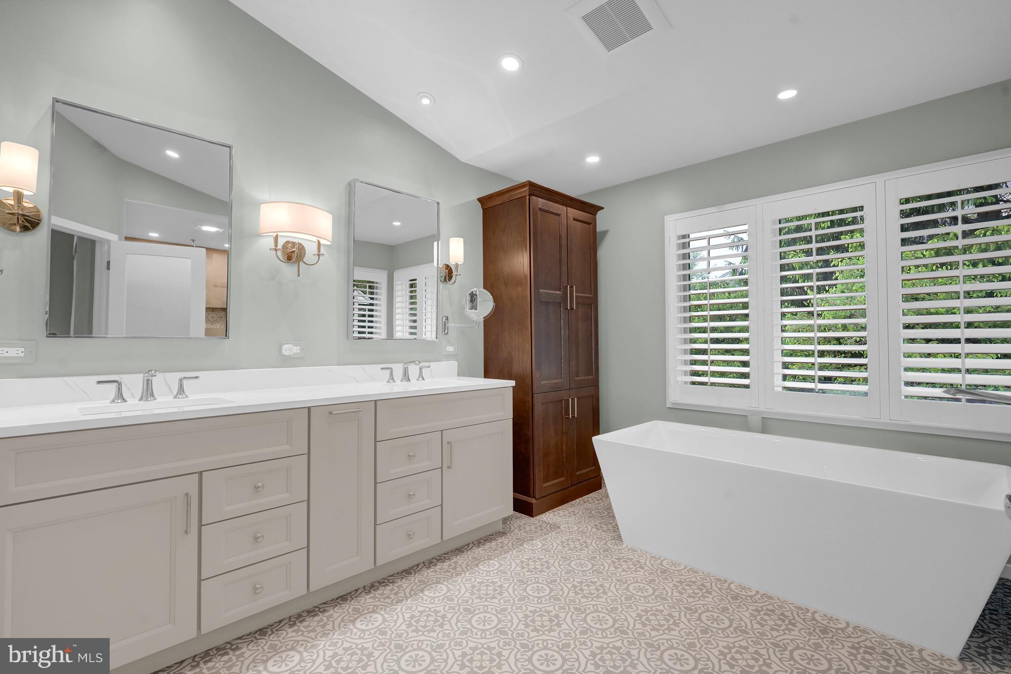 11538 HEMINGWAY DRIVE