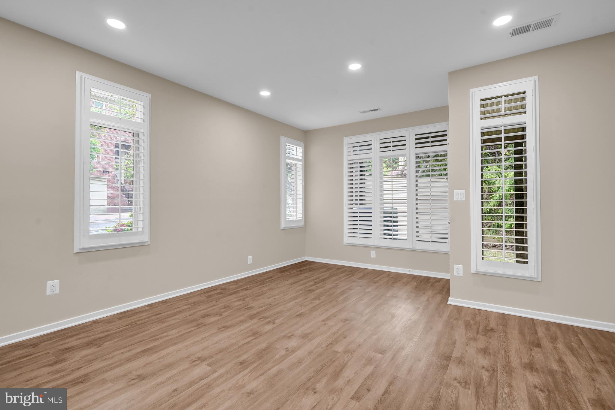 11538 HEMINGWAY DRIVE