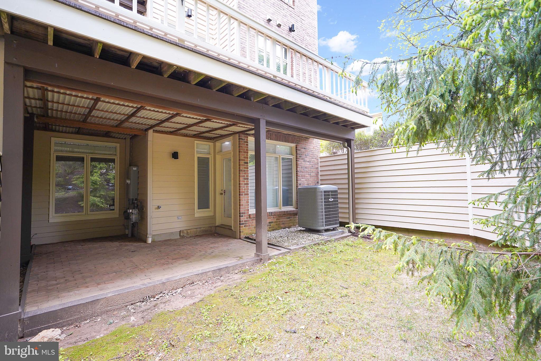 11538 HEMINGWAY DRIVE