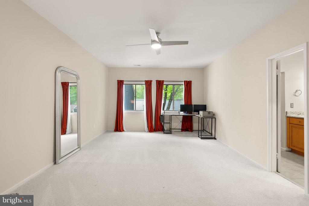 2431 GLADE BANK WAY