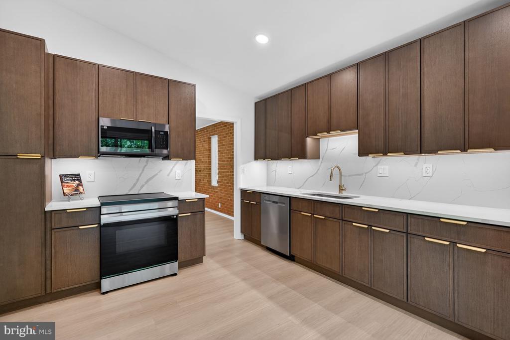 12128 BASSET LANE