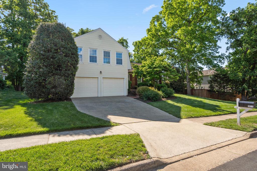 2615 THOMAS YOUNG LANE