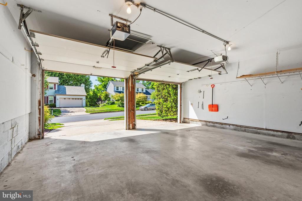2615 THOMAS YOUNG LANE