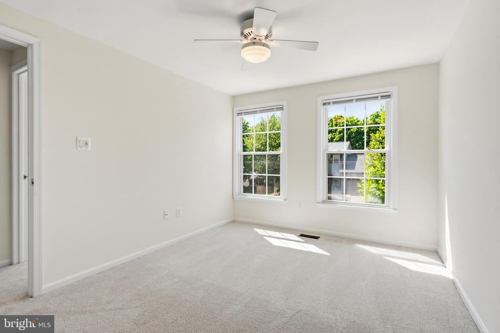 2615 THOMAS YOUNG LANE