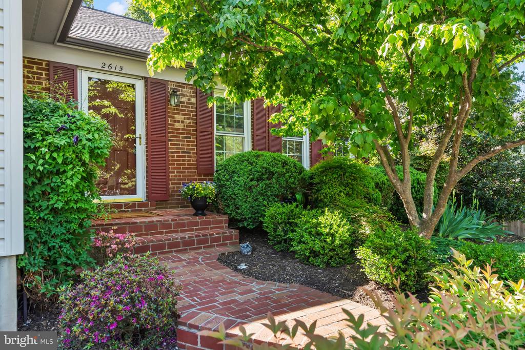 2615 THOMAS YOUNG LANE
