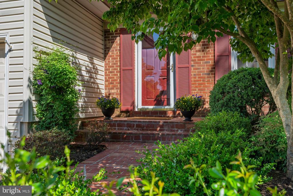 2615 THOMAS YOUNG LANE