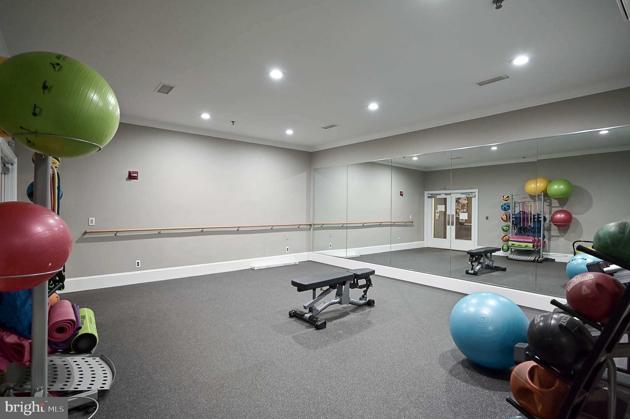 1570 SPRING GATE DRIVE 7302