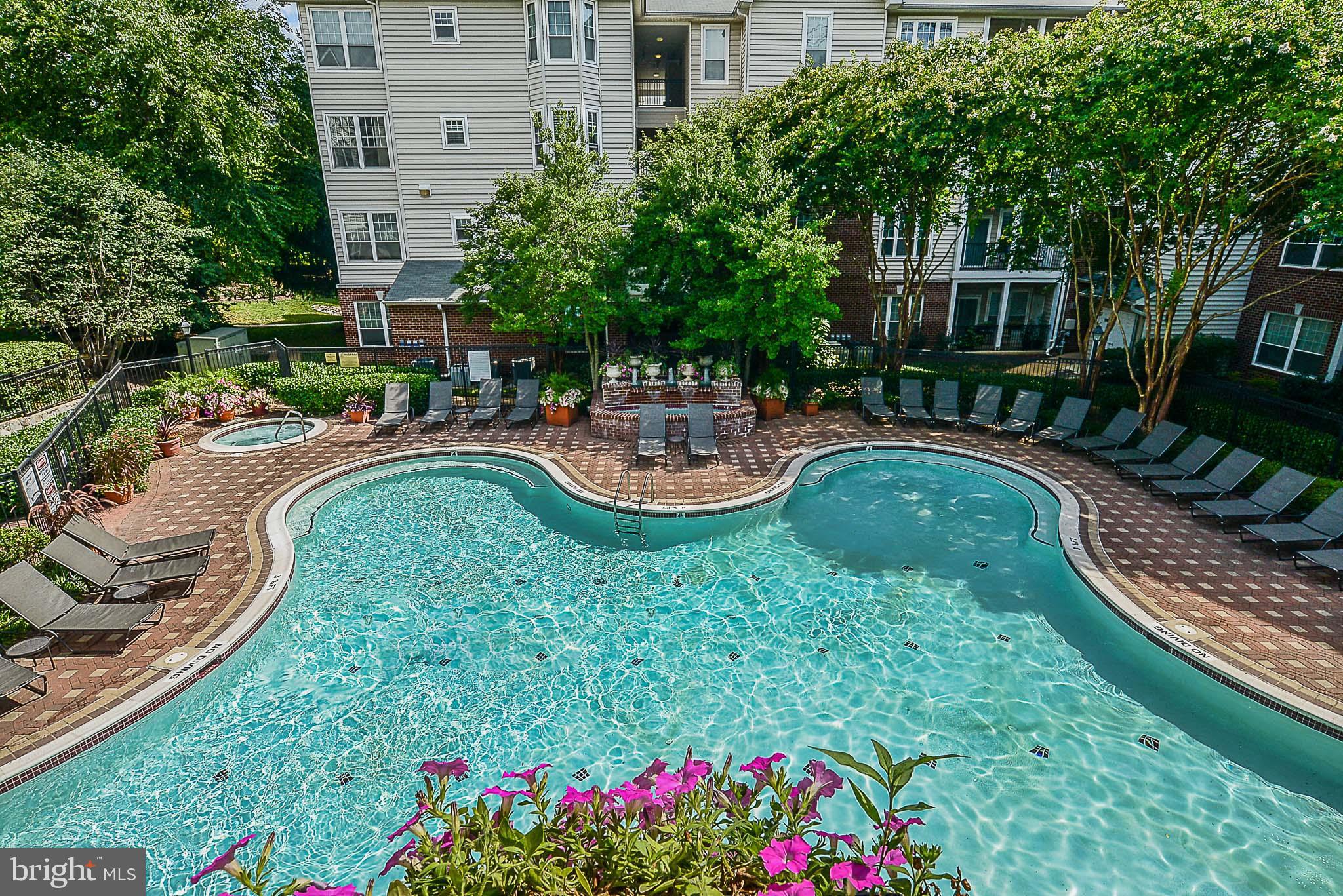 1570 SPRING GATE DRIVE 7302