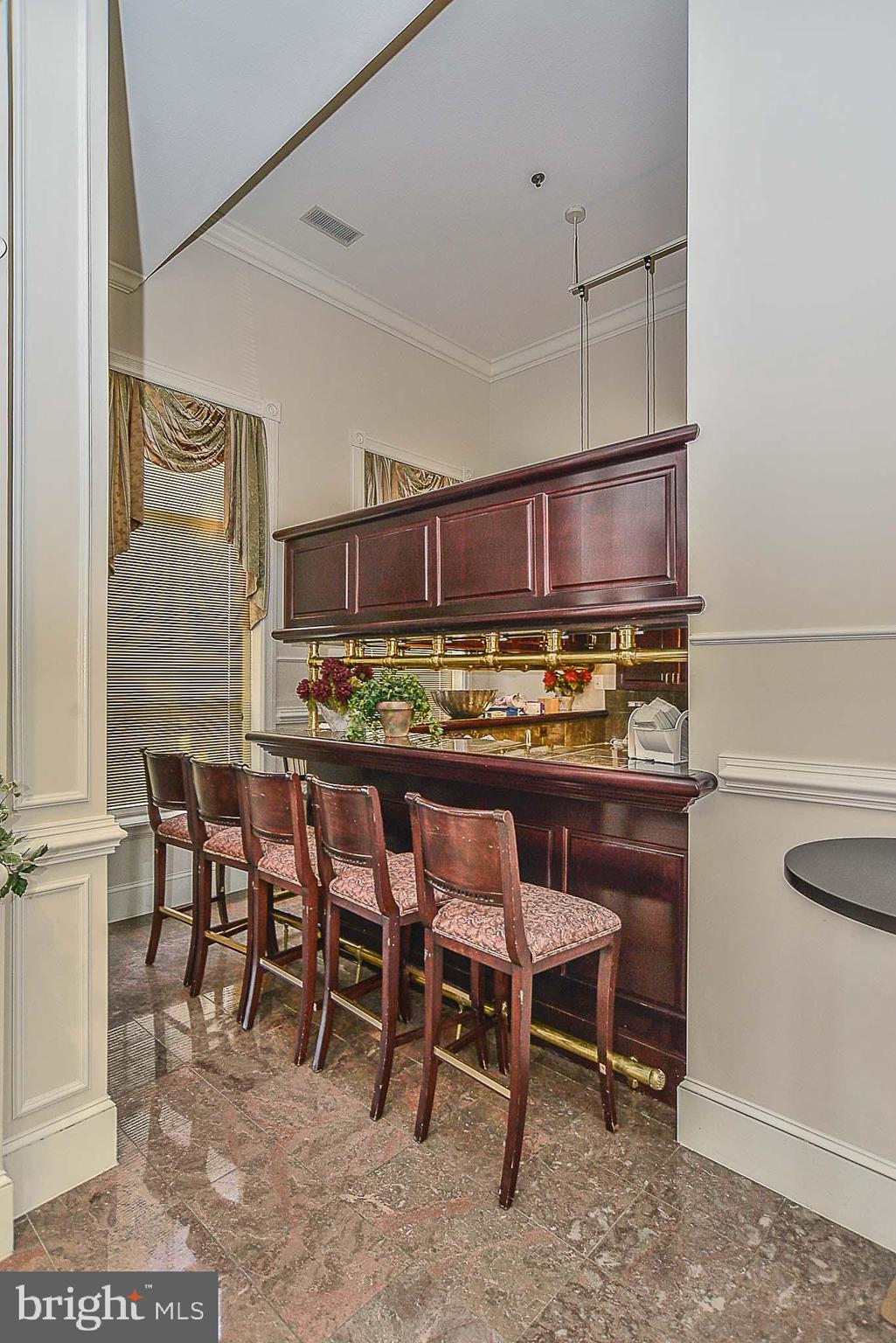 1570 SPRING GATE DRIVE 7302