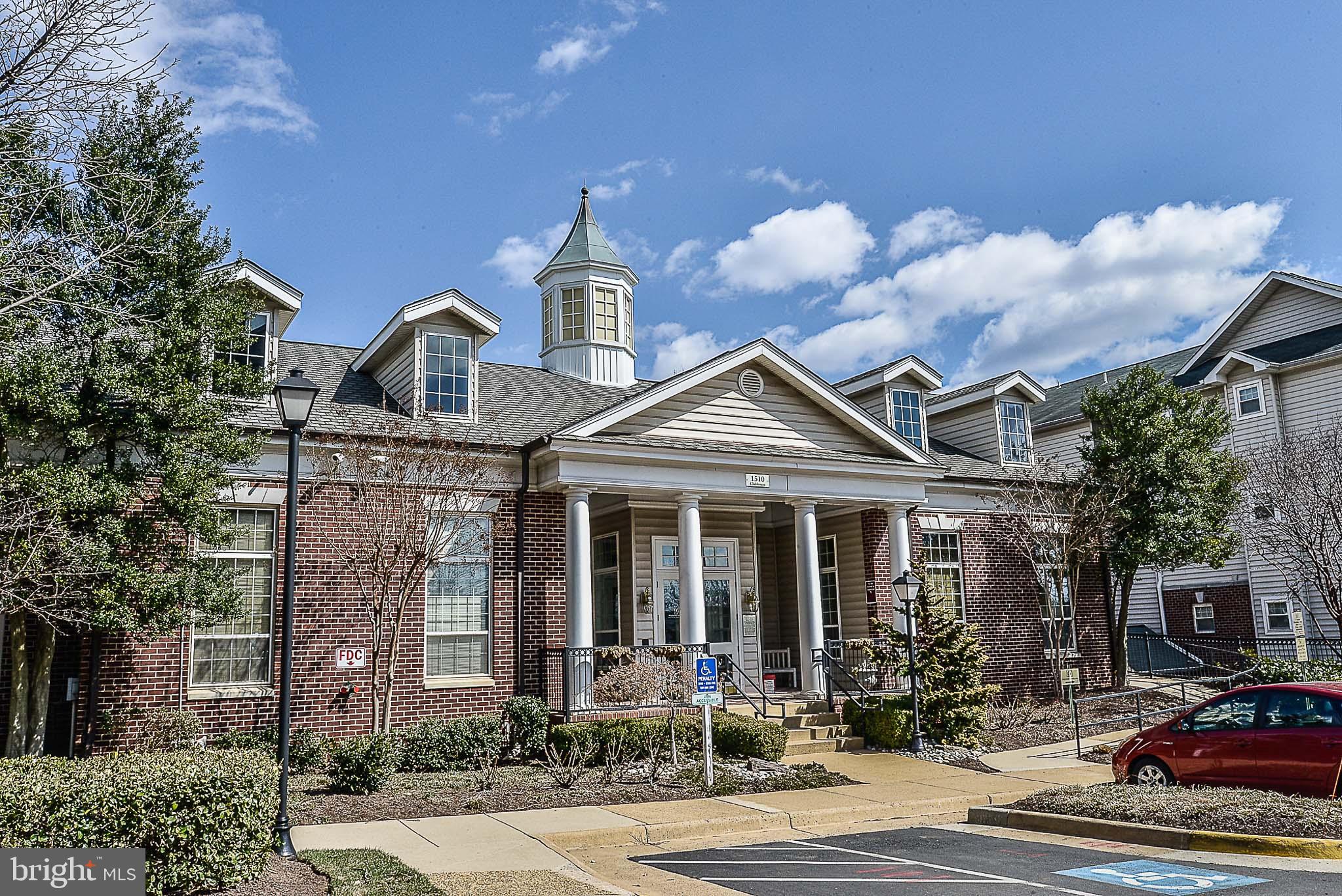 1570 SPRING GATE DRIVE 7302