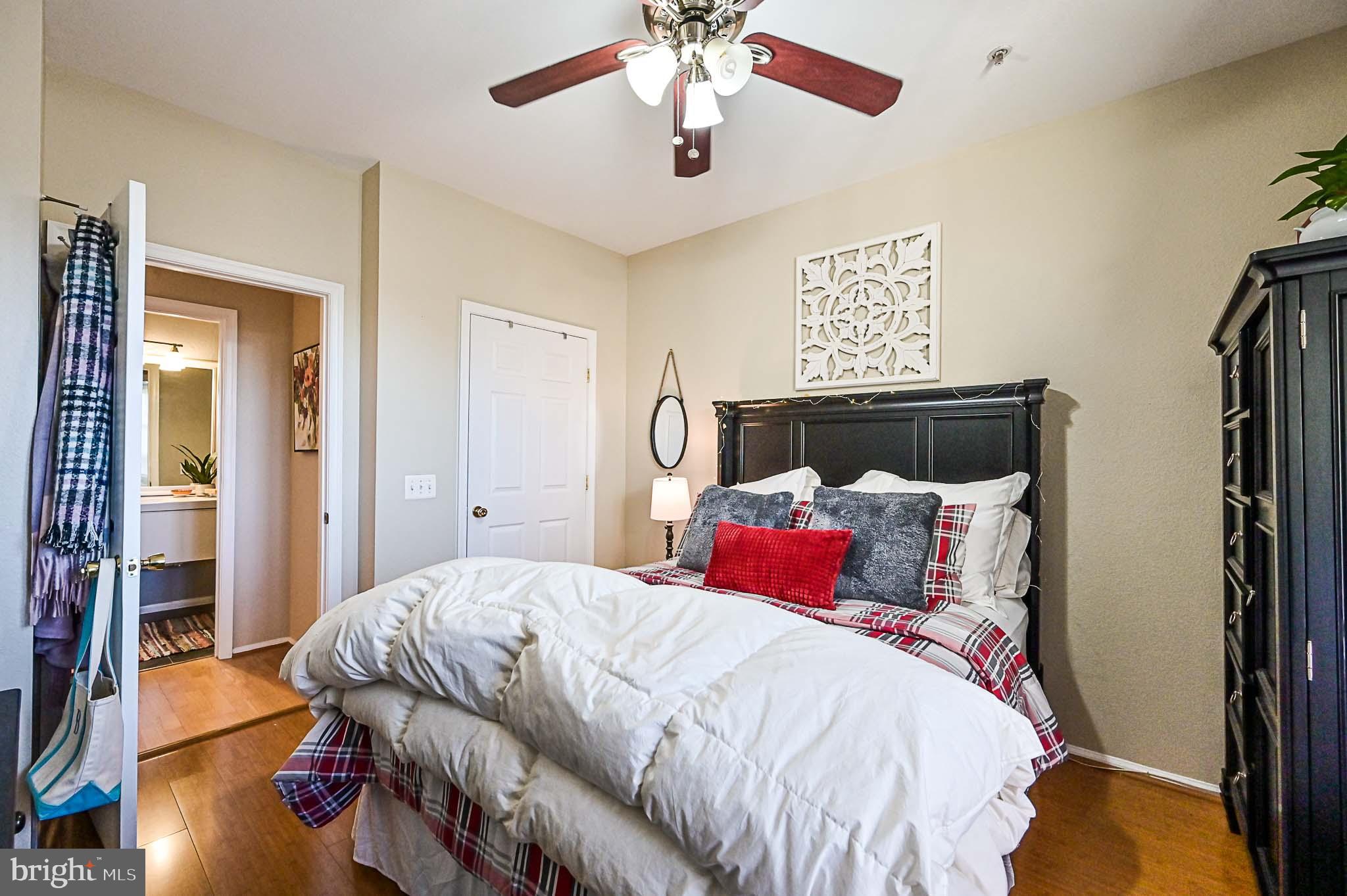 1570 SPRING GATE DRIVE 7302