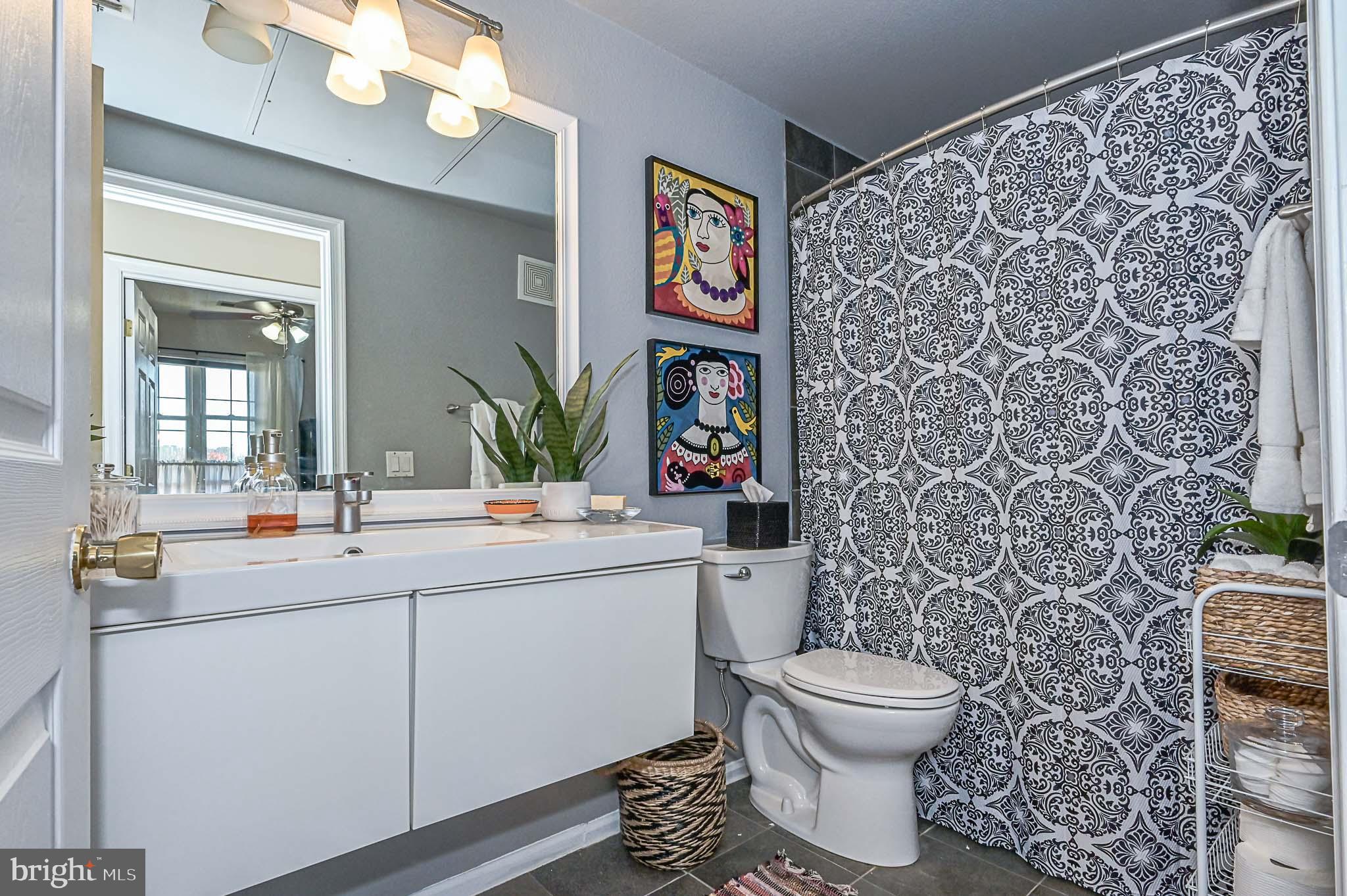 1570 SPRING GATE DRIVE 7302