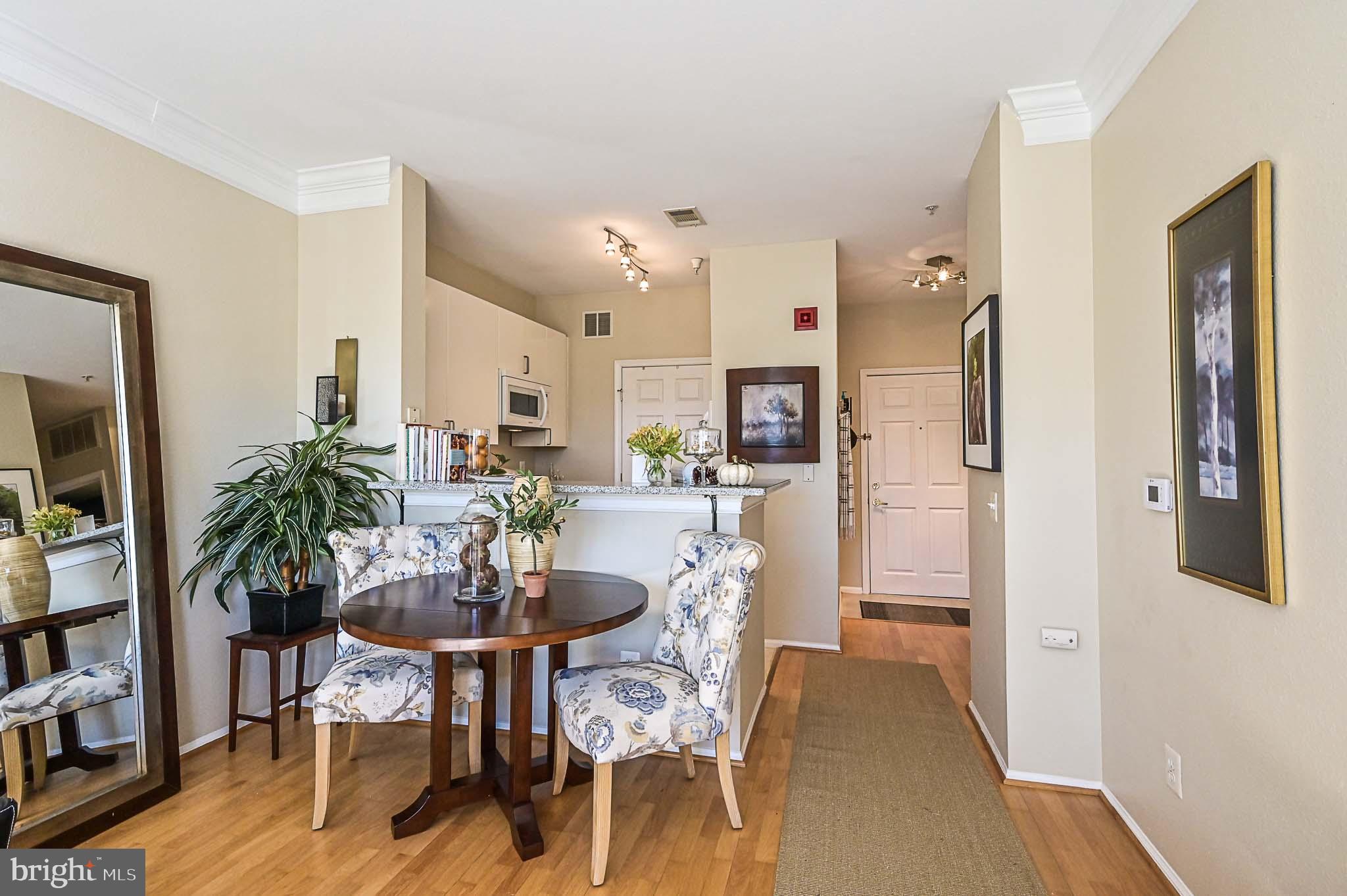 1570 SPRING GATE DRIVE 7302