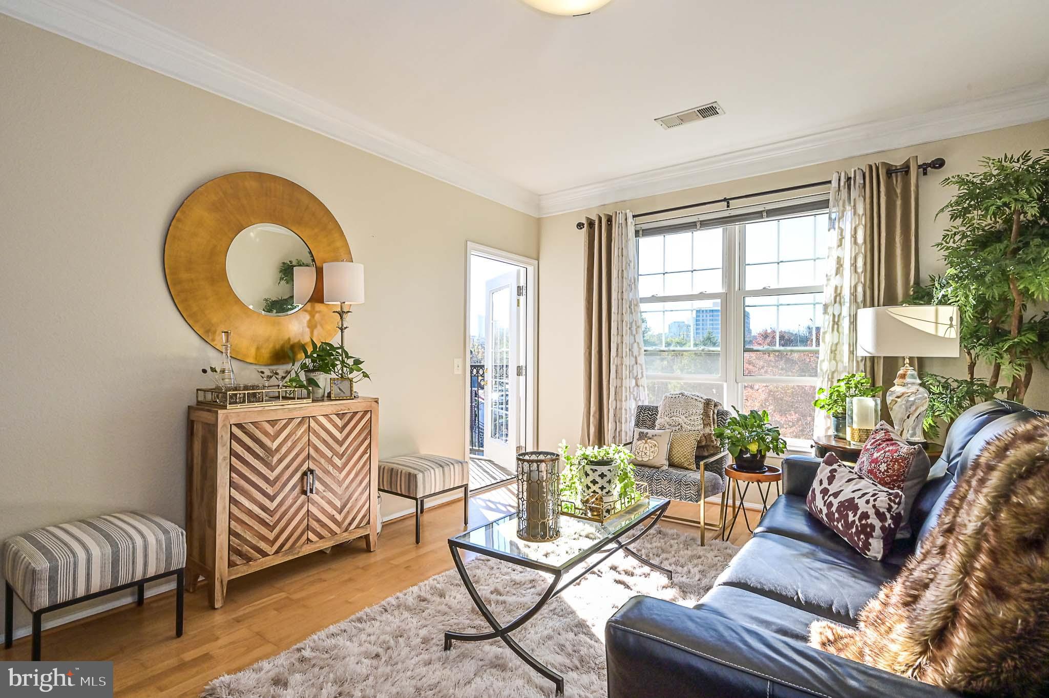 1570 SPRING GATE DRIVE 7302