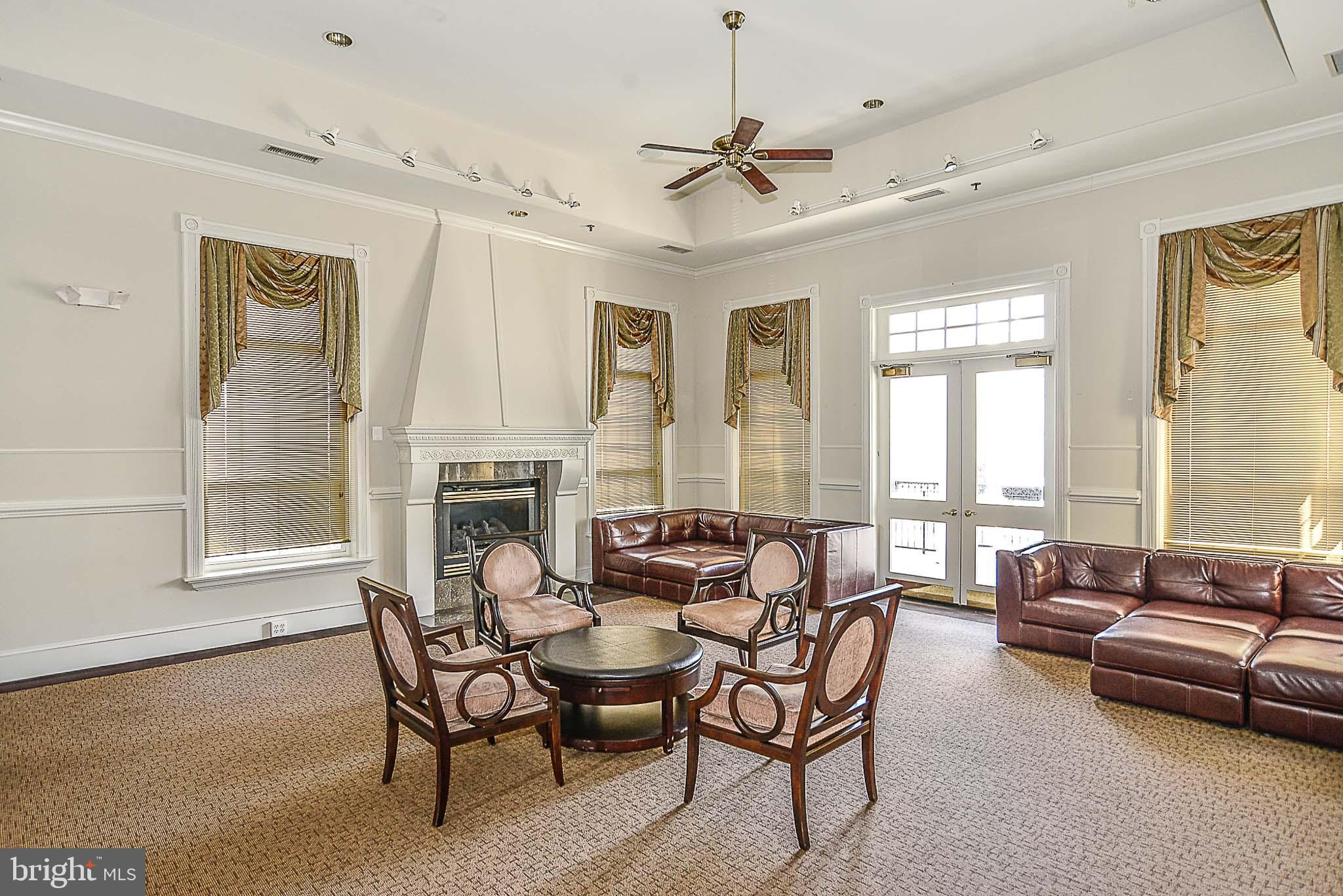 1570 SPRING GATE DRIVE 7302