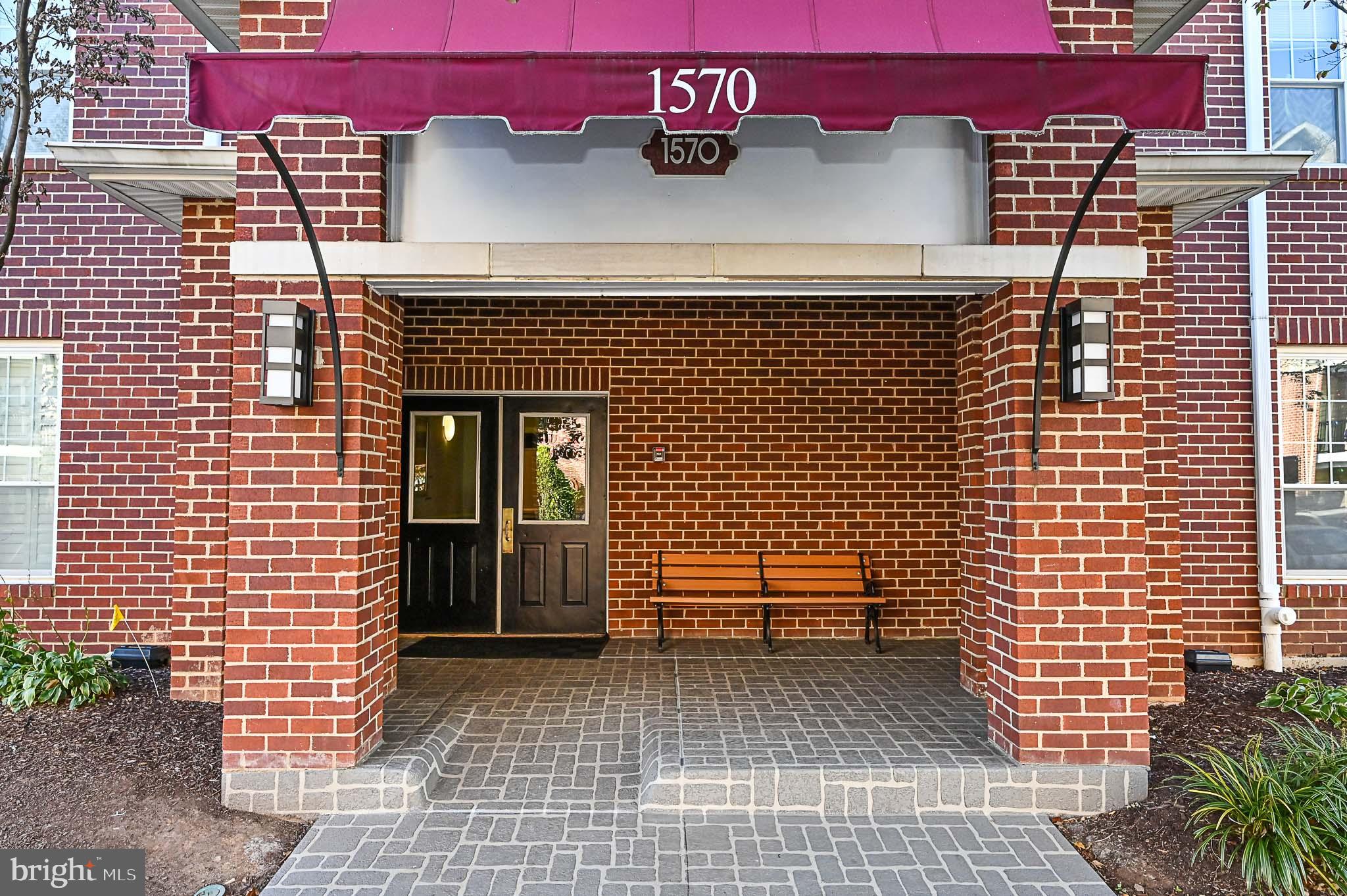 1570 SPRING GATE DRIVE 7302