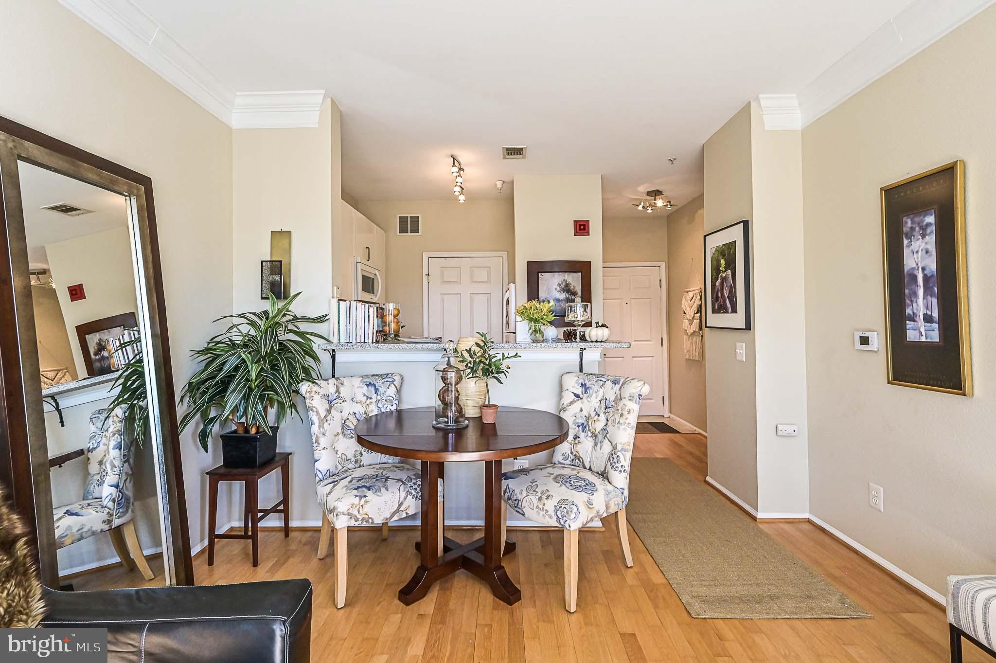 1570 SPRING GATE DRIVE 7302