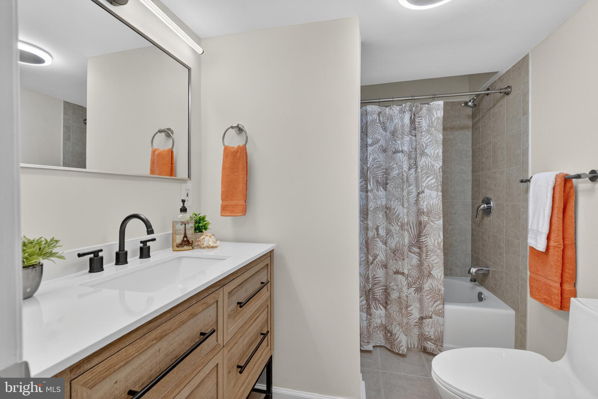 5866 WOOD FLOWER COURT