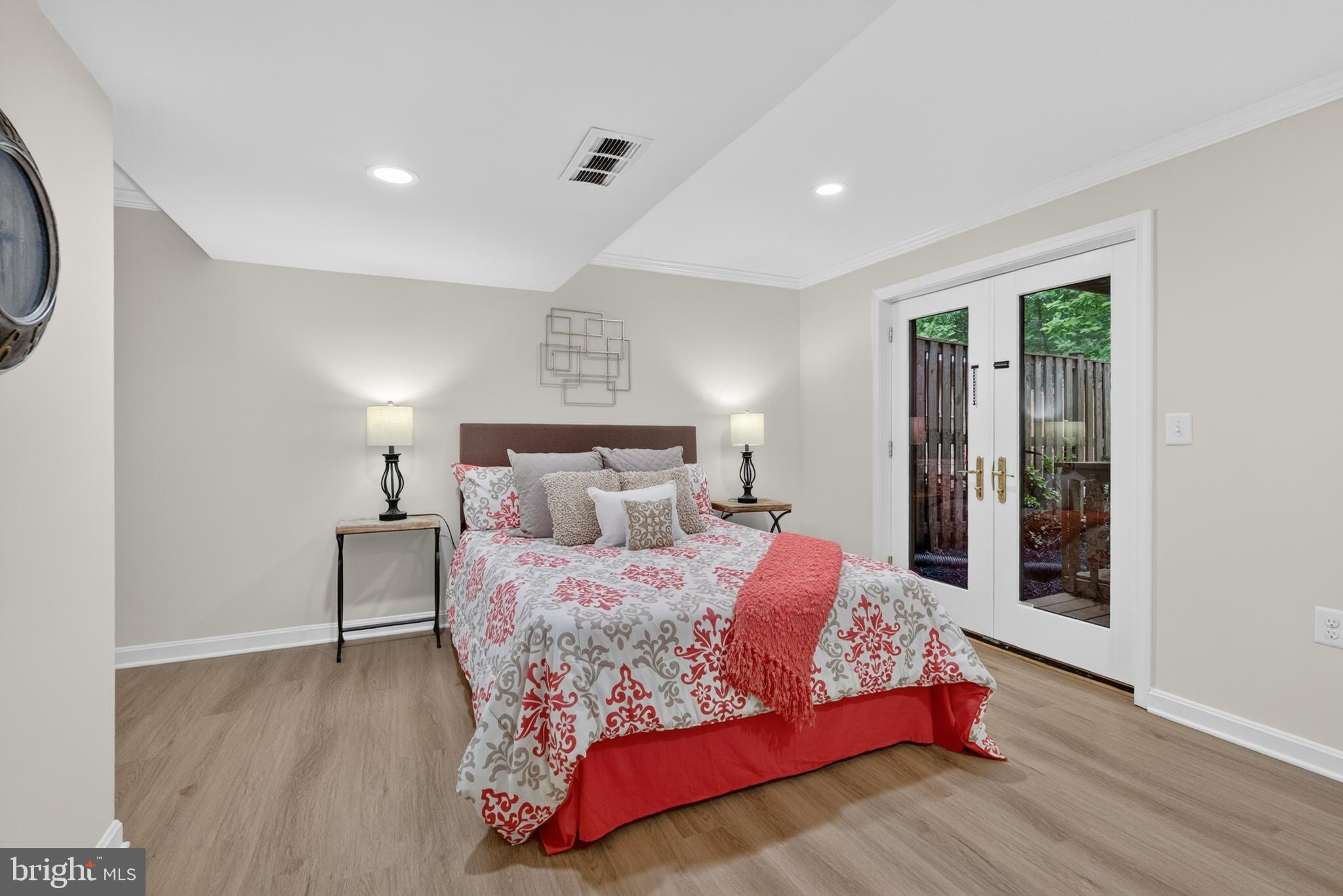 5866 WOOD FLOWER COURT