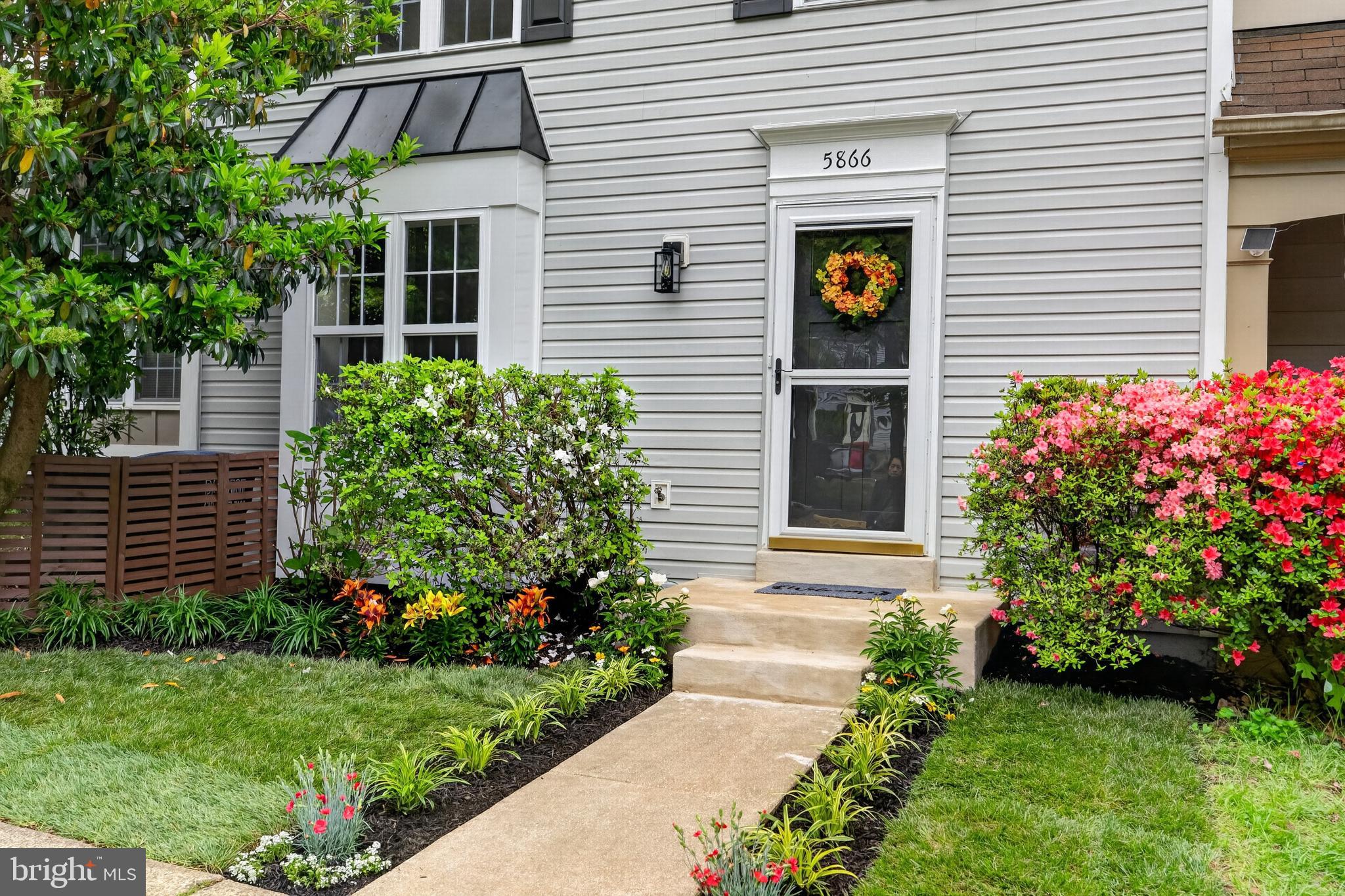 5866 WOOD FLOWER COURT