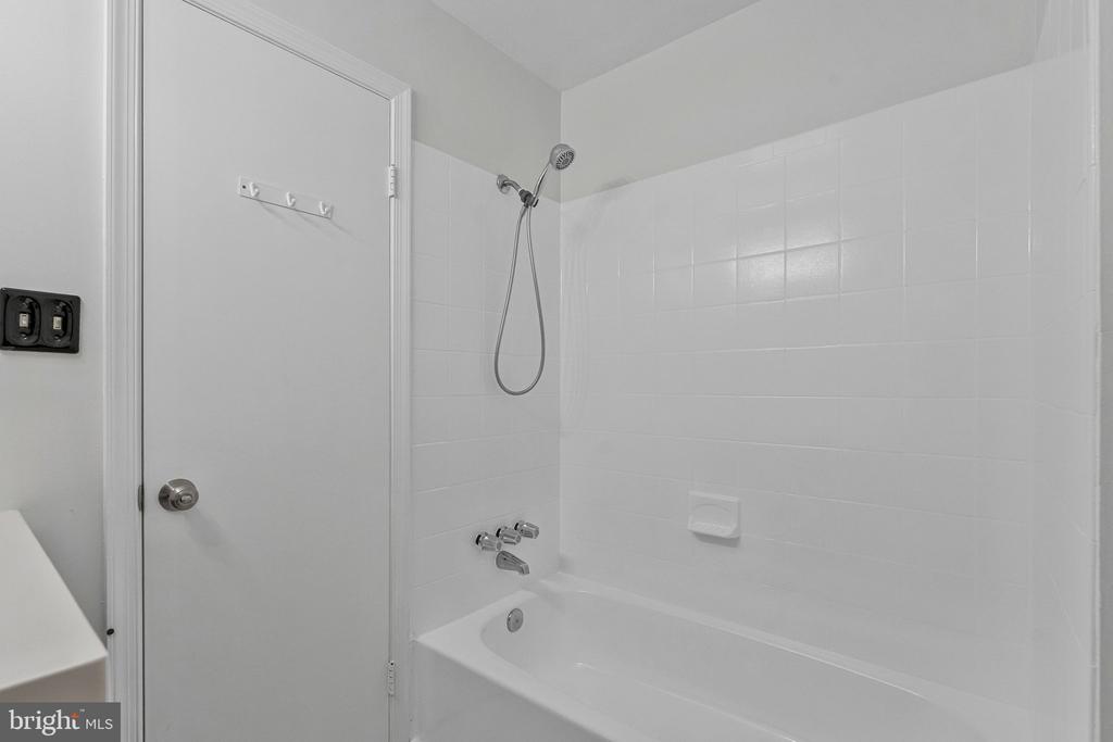 2803 SHAWN LEIGH DRIVE