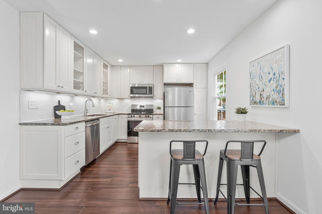 2803 SHAWN LEIGH DRIVE