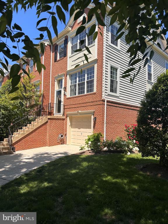 12000 EDGEMERE CIRCLE