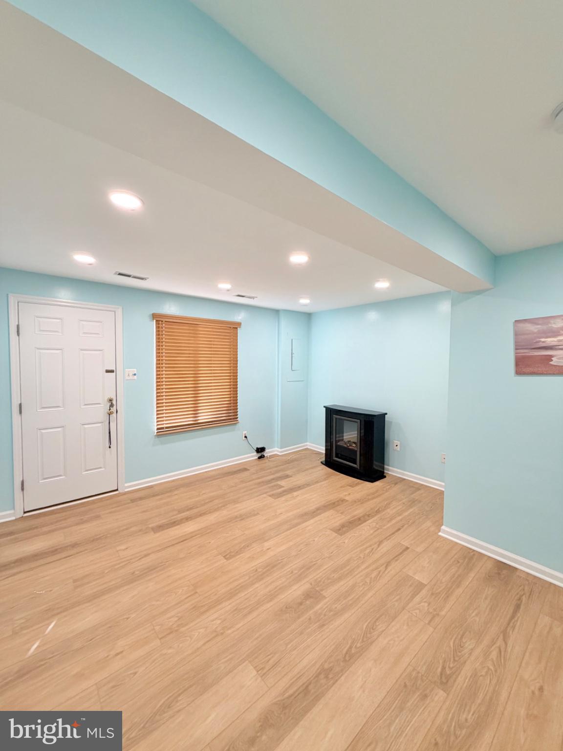 8558 KOLUDER COURT