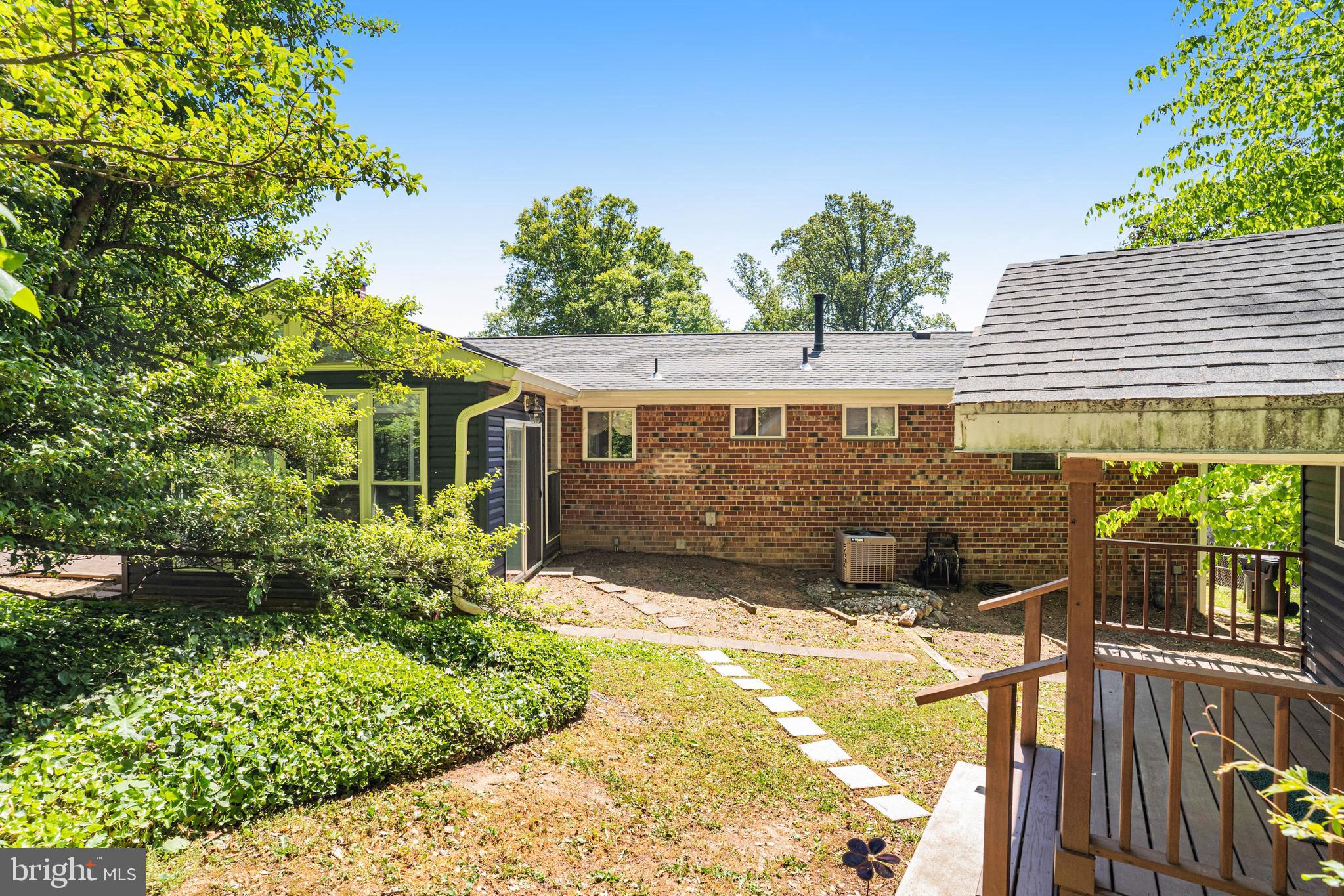 8622 KENILWORTH DRIVE