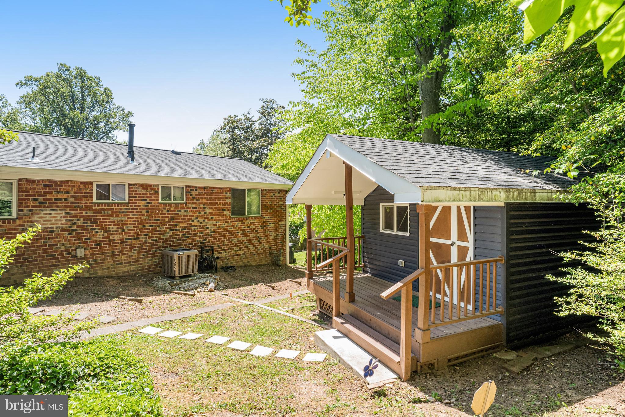 8622 KENILWORTH DRIVE