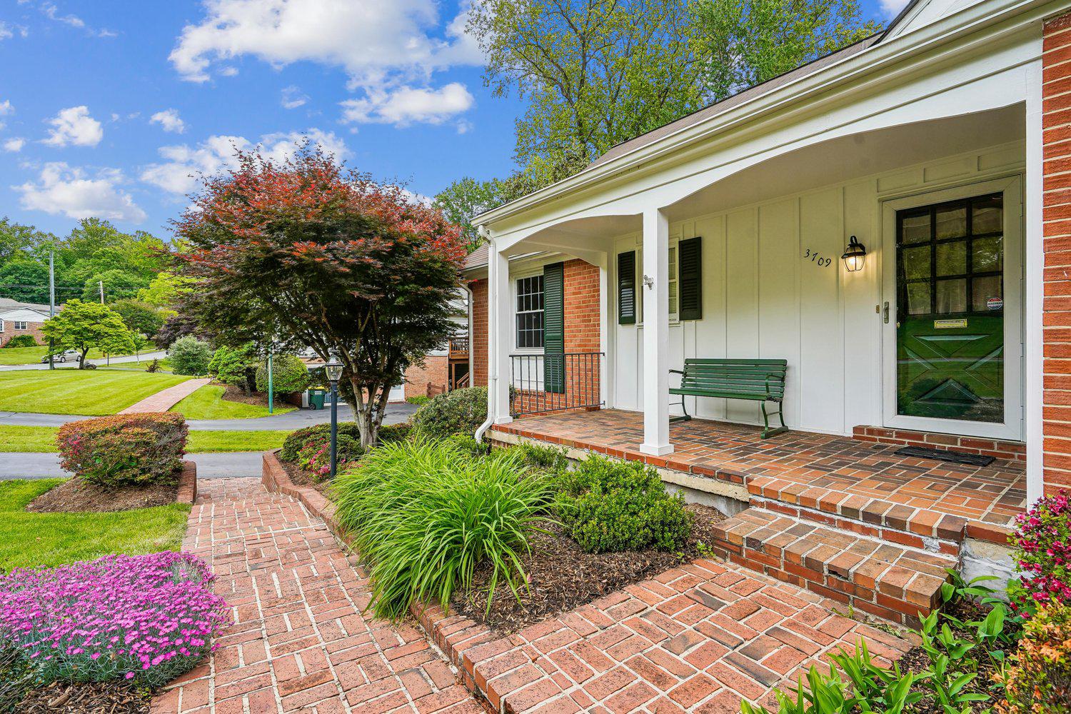 3709 CAMELOT DRIVE