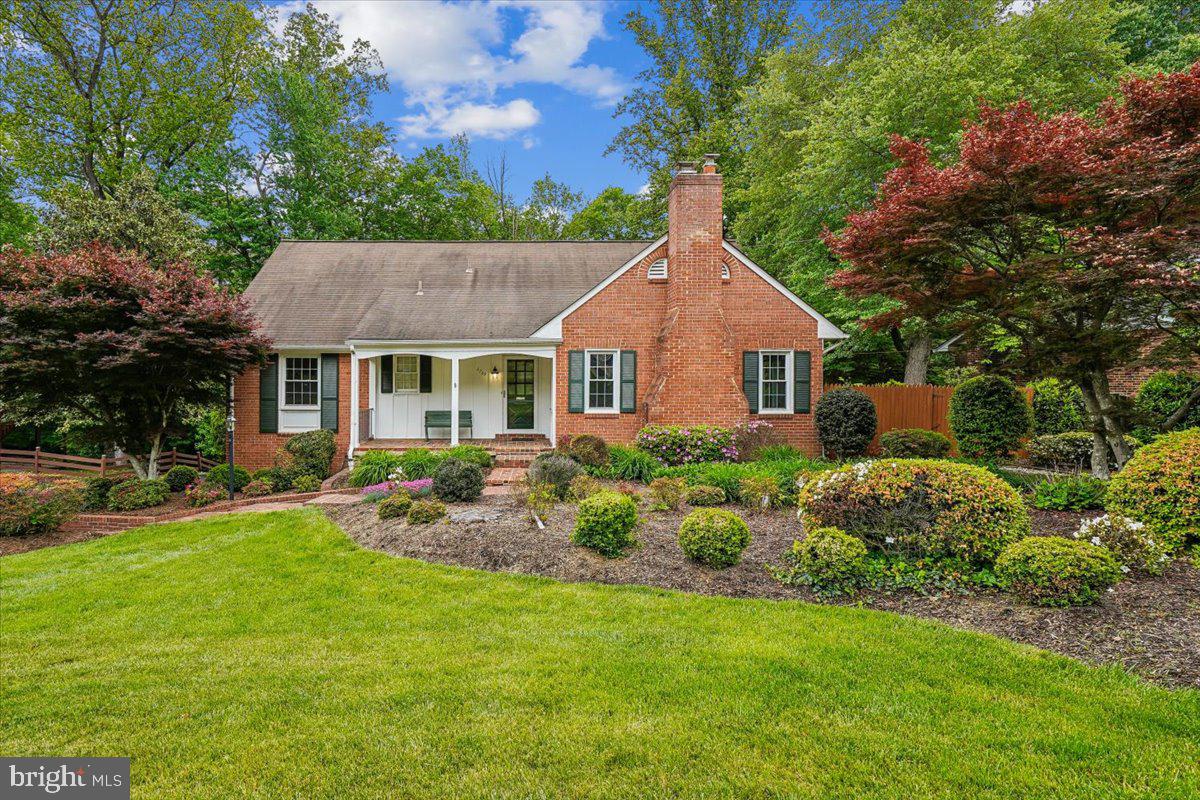 3709 CAMELOT DRIVE
