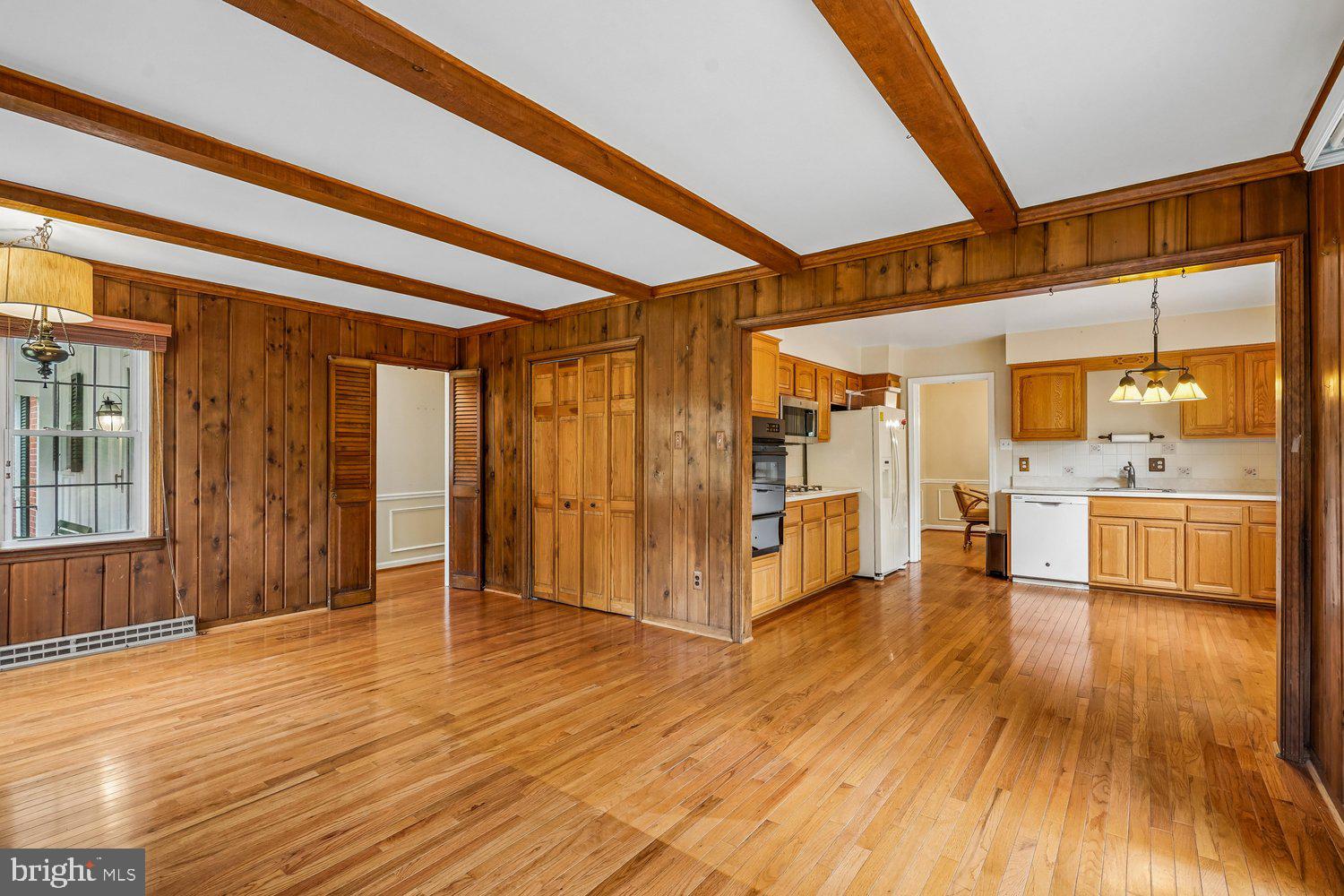 3709 CAMELOT DRIVE