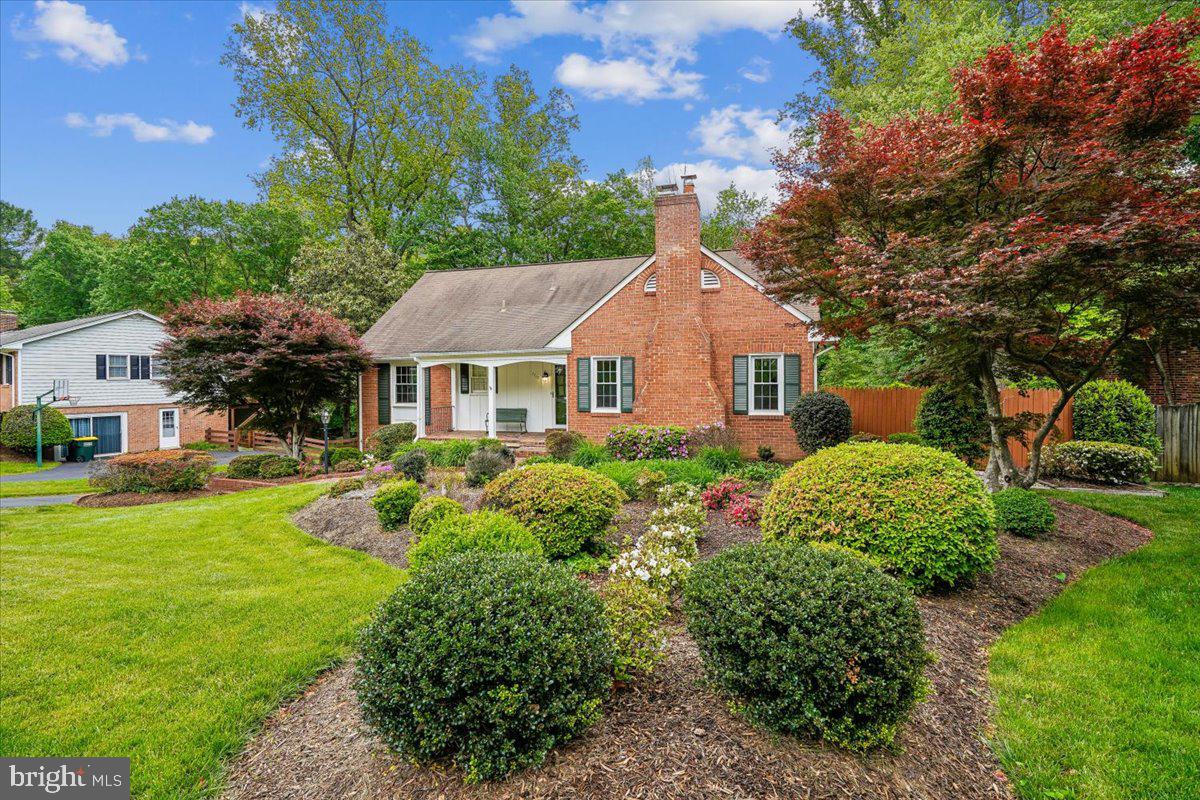 3709 CAMELOT DRIVE