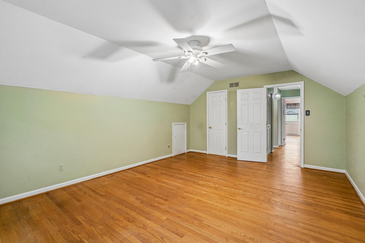 3709 CAMELOT DRIVE